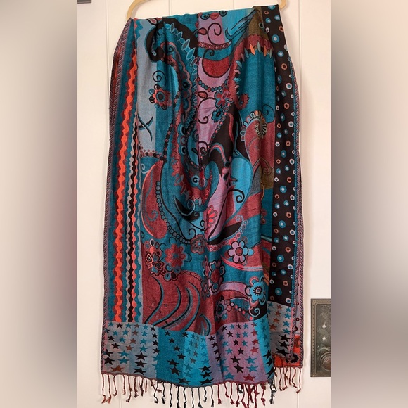 Multi-colored reversible Shawl - Picture 4 of 5